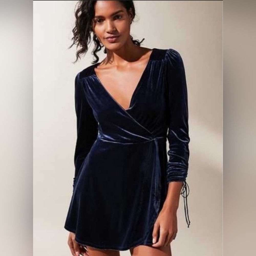 ​Urban Outfitters Navy Goldmine Velvet Surplice Romper Playsuit Sm